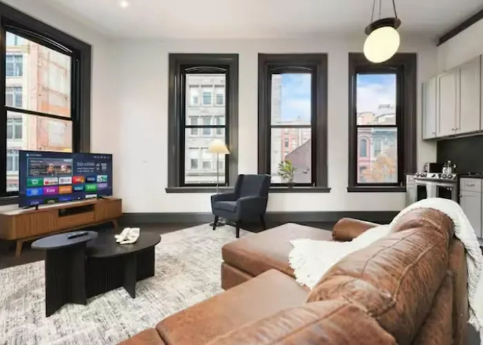 Stylish Downtown 2br Ste *
