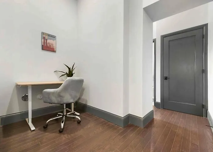 Apartment Stylish Downtown 2br Ste